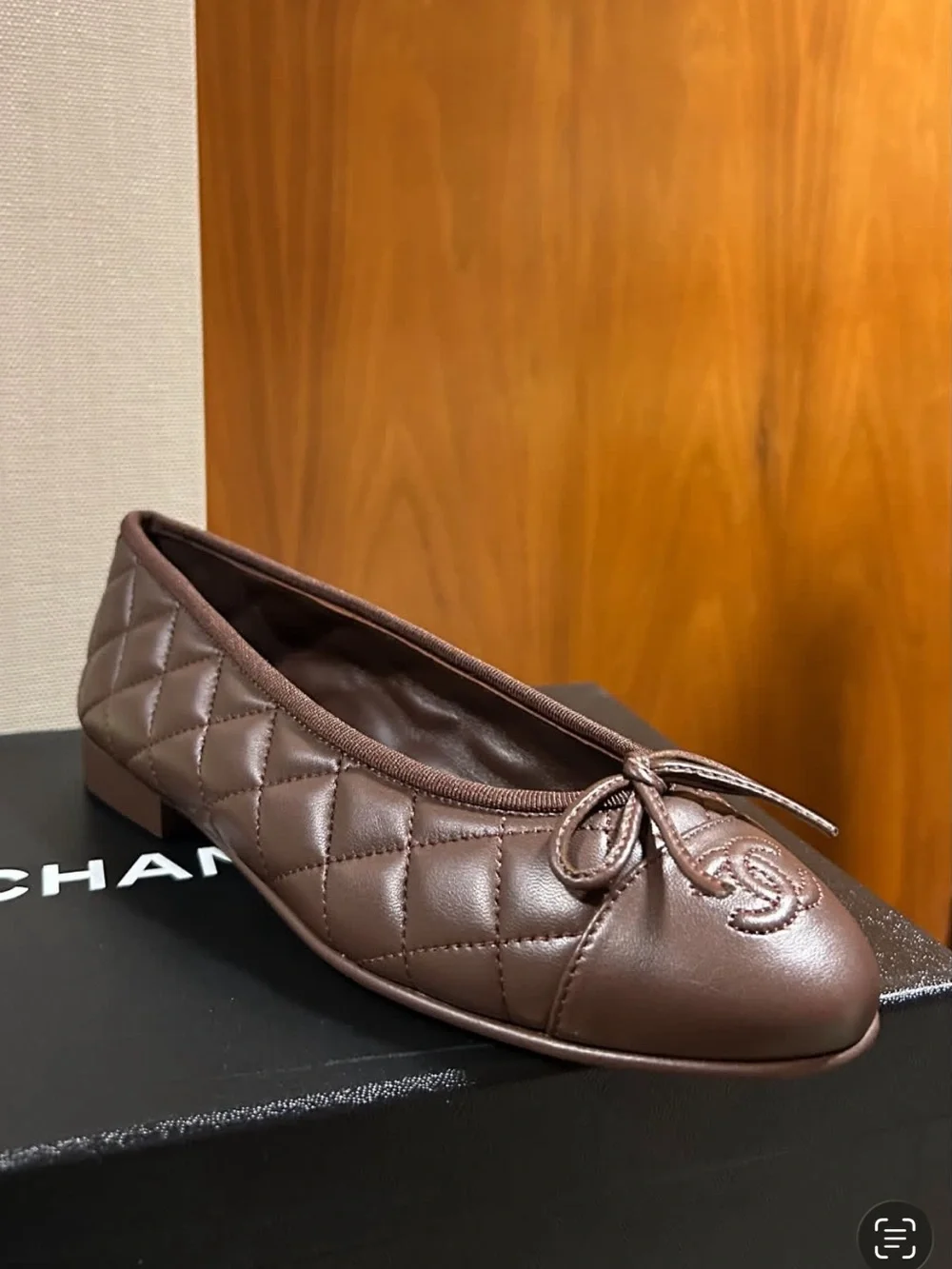 NWT Chanel 26B Chocolate Dark Brown Lambskin Quilted CC Ballet Ballerina Flat 40